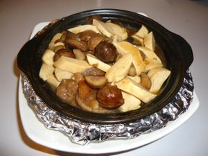 栗子腐球煲 at Happy Veggies - Wanchai in Hong Kong Island