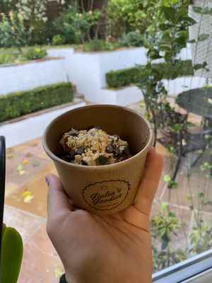 Cookie Dough pot with peanut pieces, chocolate chips and date nectar at Giulia's Goodies in Surbiton