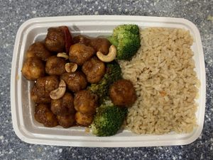 General Tso’s Chickn 🔥🔥🔥 at CoCo Lin Vegetarian House in Ridgewood