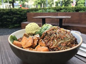 Individuelle Bowl mit Hummus 😍  at Stadtsalat in Frankfurt