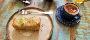 Cake and "cappuccino" at Sow Cake Lounge in Sao Paulo