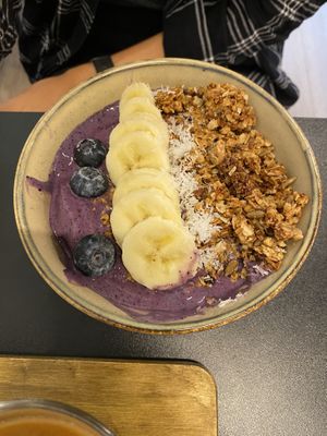 acai bowl  at Arvo Specialty Coffee (Guggenheim) in Bilbao