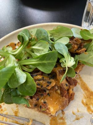 Hummus , sun-dried tomatoes, vegan pesto sandwich🙌😋  at Arvo Specialty Coffee (Guggenheim) in Bilbao
