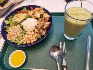 Tofu hummus bowl, avo-banana sans milk at Crispy Fresh in Seoul