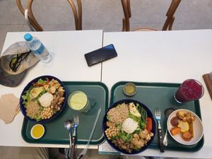 La table at Crispy Fresh in Seoul