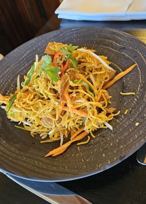 Stir fried noodles at Chaophraya in Aberdeen