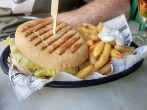 Chicken burger at Vida Cafe in Barcelona