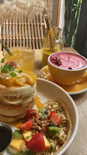 Pancakes, beetroot latte & passion fruit iced tea. All very good  at Sunny Side Up - Nordend in Frankfurt
