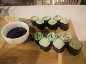 Cucumber and avocado maki at Kiwi in Santorini