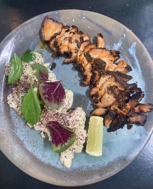 Bife de hongo melena de León rostizado, acompañado con ensalada de papas y chauchas, un plato increíble    at Fifi Almacén in Buenos Aires