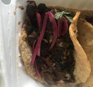 Taco de cochinita  at Groovy's Taqueria Vegana in Mexico City
