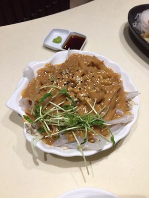 Rice skin with sesame sauce at Gaia Veggie Shop - Causeway Bay in Hong Kong Island