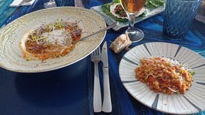 Insalata calde di lenticchie con tikka masala. at Mar De Crebas in A Coruna