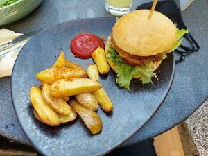 Crispy Vish & Chips Burger at Verde in Karlsruhe