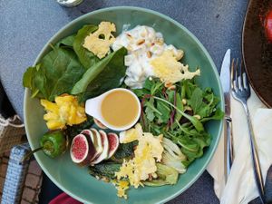 Mediterran Spirit Bowl at Verde in Karlsruhe
