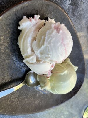 Jogurt ice cream 😍  at Verde in Karlsruhe