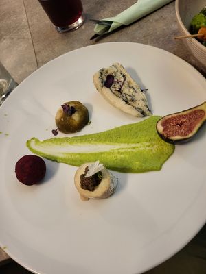 Vegan cheese at Verde in Karlsruhe