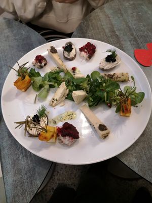 Käseplatte bei Valentinstagsmenü at Verde in Karlsruhe