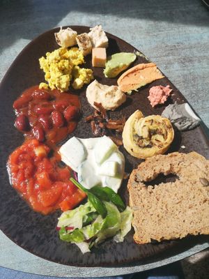 Auswahl des Osterbrunchs - war sehr lecker at Verde in Karlsruhe