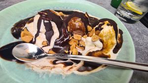 SnickersEisTeller 🤤 at Verde in Karlsruhe