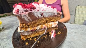 Glutenfreie HimbeerSchokoTorte 😋 at Verde in Karlsruhe