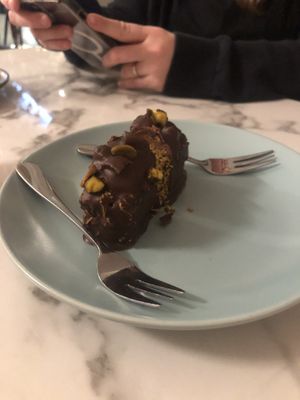 Dubai Style chocolate bite   at Verde in Karlsruhe