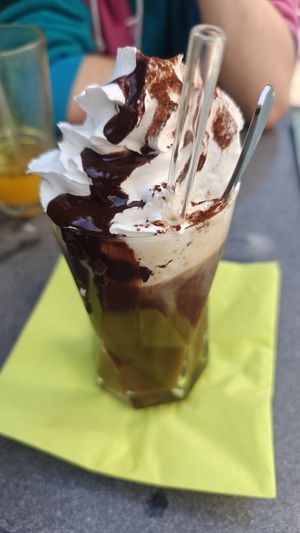 Eiskaffee mit Sahne at Verde in Karlsruhe