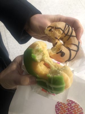 green present & maple glazed: no fillings at Dunkin' - Hbf in Zurich