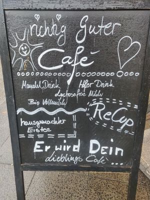 Drinks menu at Veggie Curry Piraten in Berlin