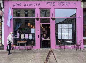 Café front at Pink Peacock די ראָזעווע פּאַווע in Glasgow