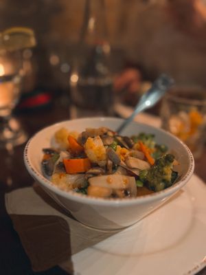 Sweet Chili Thai Veggie Bowl  at Oakside Restaurant & Bar in Big Bear Lake