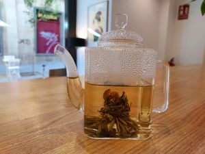 Té  en flor.... flower tea at Teapots in Madrid