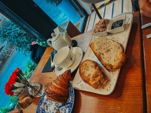 Yammy breakfast!   at Teapots in Madrid