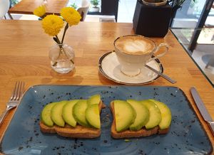Avocado toast at Teapots in Madrid