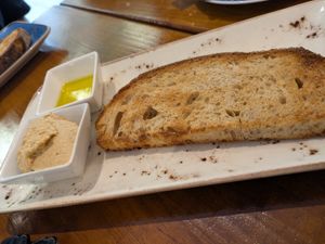 Humus toast at Teapots in Madrid