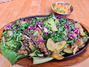 Warzywa z woka at Najadacze.pl - Vege Kuchnia Swiata in Wroclaw