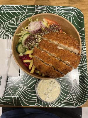 Crispy chicken bowl  at Green Burger in Riga