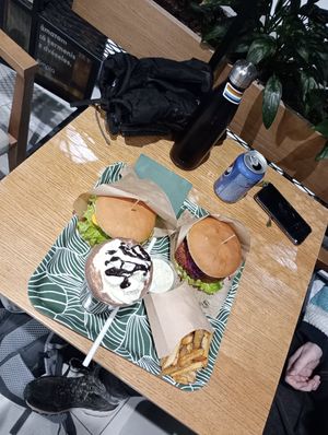  at Green Burger in Riga