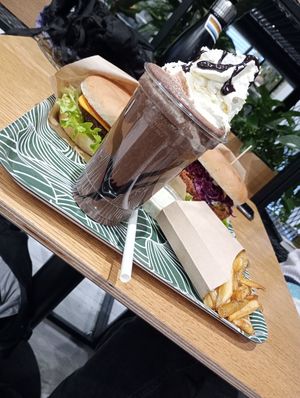  at Green Burger in Riga