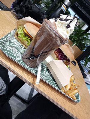  at Green Burger in Riga