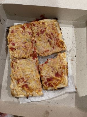Vegan/GF detroit “personal pizza”… not very good  at Alfie's in Rocky Point