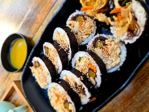 #Veganuary at Cheongchun Kimbap - 청춘김밥 in Yeosu