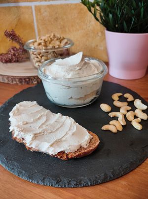 Queso vegetal estilo Philadelphia at Veggie Bean in Mallorca