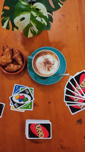 Juegos: UNO at Veggie Bean in Mallorca