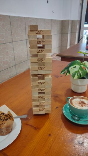 Juegos: Jenga at Veggie Bean in Mallorca