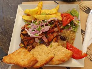 Vegan Gyros at Bara Piato in Crete