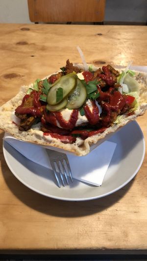 Dicker Schmidt mit Seitan, Kräutersosse und Salsa 🤍   at Der Dicke Schmidt - Neustadt in Dresden