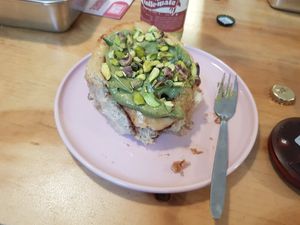 Cinnamon roll with peanut cream 🤤 at Der Dicke Schmidt - Neustadt in Dresden