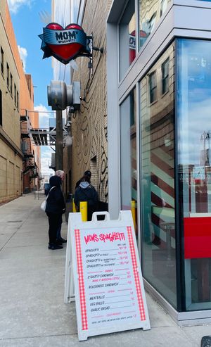  at Mom's Spaghetti in Detroit