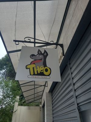  at Theo's Burguer & Dog in Sao Paulo
